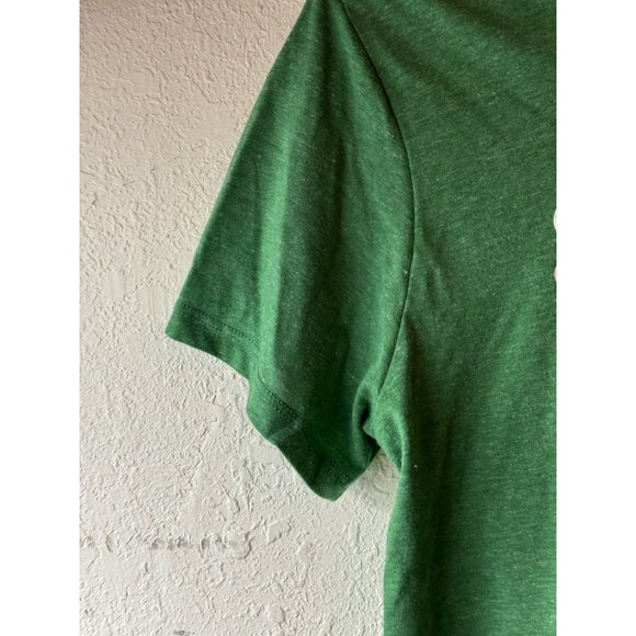 I Dont Need Luck Im A Grandma T-Shirt Size L Green Cotton Blend celebrate READ - Picture 3 of 9